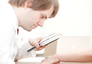 Diagnoza luskavice s strani dermatologa